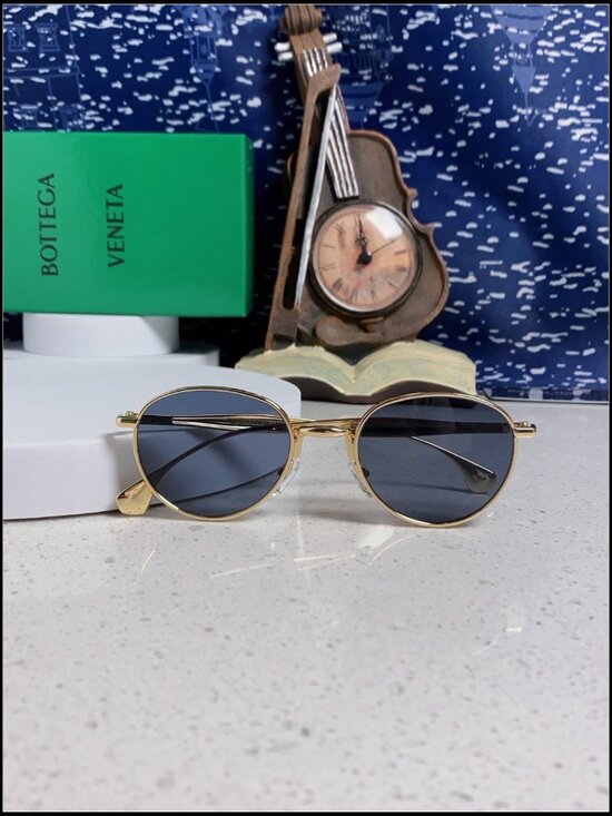 Bottega Veneta Gold Round Retro Sunglasses main image 4